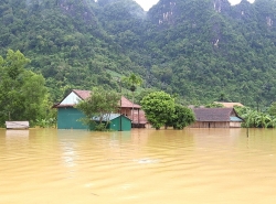 Thủ tướng yêu cầu tập trung ứng phó với mưa lũ lớn tại miền Trung