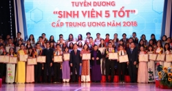 "Sinh viên 5 tốt”, "Sao Tháng giêng” viết tiếp những trang sử vàng