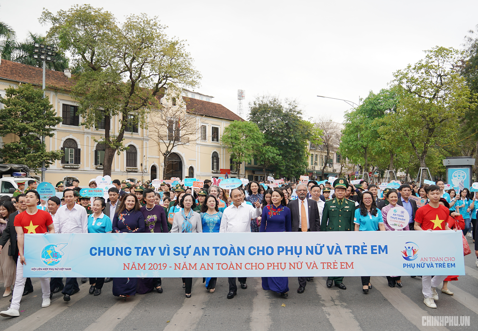 Thủ tướng dự Lễ phát động "Năm An toàn cho phụ nữ và trẻ em"