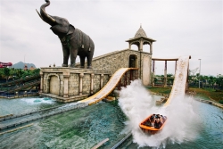 Cực sốc: Vé Dragon Park chỉ 50k mà lại được uống trà sữa miễn phí