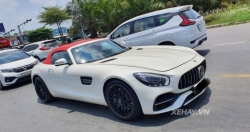 Mercedes-AMG GT Roadster dạo phố cuối tuần cùng chủ nhân dưới nắng Sài Gòn