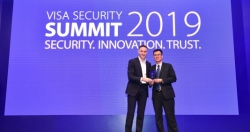 Vietcombank vinh dự nhận giải thưởng "Champion Security Award" của Tổ chức thẻ Visa