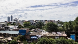Lao động nghèo “khu ổ chuột” oằn mình chống chọi với nắng nóng