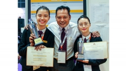 Sinh viên trường MDIS dẫn đầu Cuộc thi Pha chế Cocktail 2019 nhân kỷ niệm 200 năm thành lập Singapore   