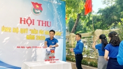 Tuổi trẻ Thủ đô trao 100 triệu đồng tới Quỹ "Đền ơn đáp nghĩa"