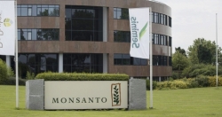 Việt Nam yêu cầu Monsanto bồi thường cho nạn nhân chất độc da cam