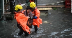 Bão Mangkhut đổ bộ, Hong Kong nâng cảnh báo lên mức cao nhất