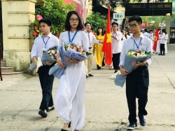 Ngắm "trai xinh, gái đẹp"  Việt Đức ngày khai trường