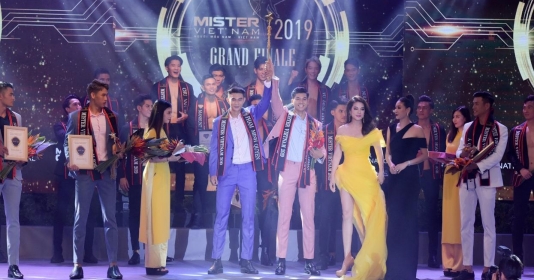 “Soi” body 6 múi "đẹp từng centimet" của dàn Quán quân, Á quân "Mister Việt Nam 2019"