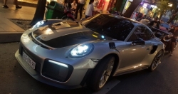 Porsche 911 GT2 RS - Siêu phẩm "triệu đô" giữa lòng phố thị Sài Gòn