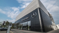 Mercedes-Benz Việt Nam bất ngờ tăng giá loạt xe bán chạy